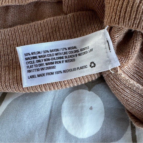 A new day v neck sweater - Picture 4 of 5